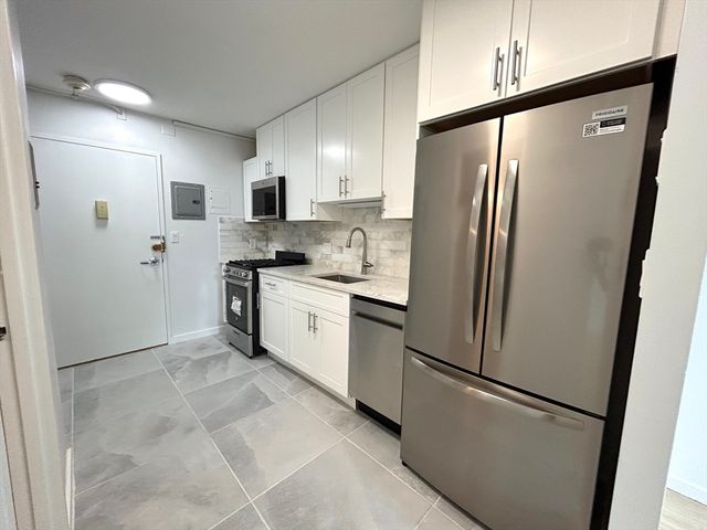 44 Washington St 713, Brookline, MA 02445