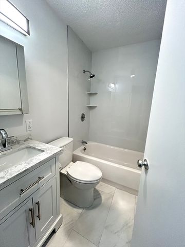 44 Washington St 713, Brookline, MA 02445