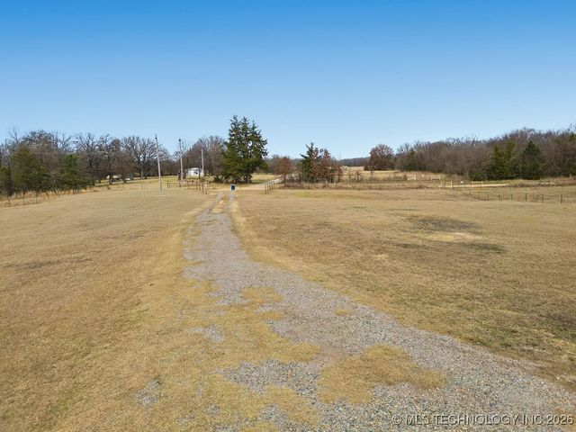 1676 W Folsom, Caney, OK 74533