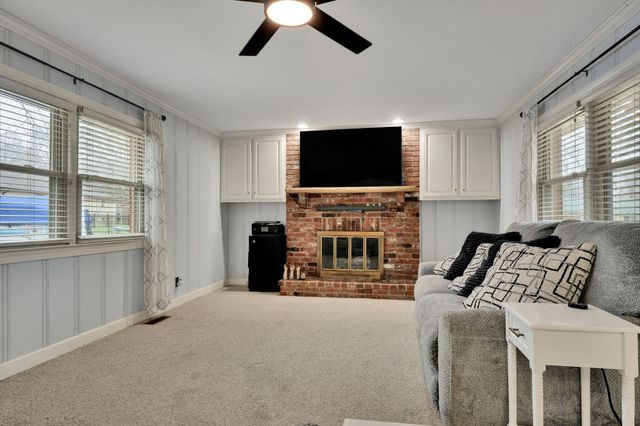 104 DuPont Ave, Waverly, TN 37185