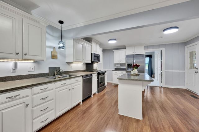 104 DuPont Ave, Waverly, TN 37185