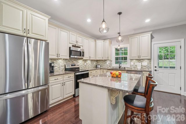 143 Fremont Loop, Mooresville, NC 28115