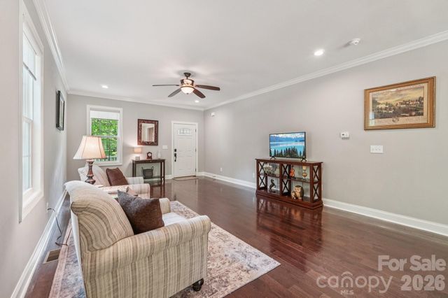 143 Fremont Loop, Mooresville, NC 28115