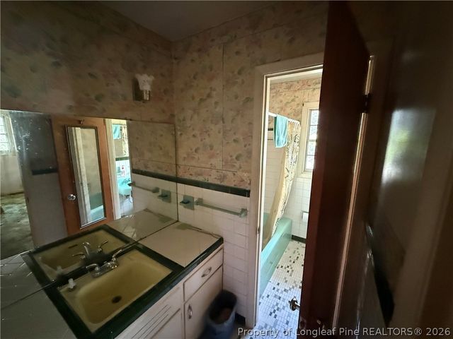 400 Law Road, Fayetteville, NC 28311