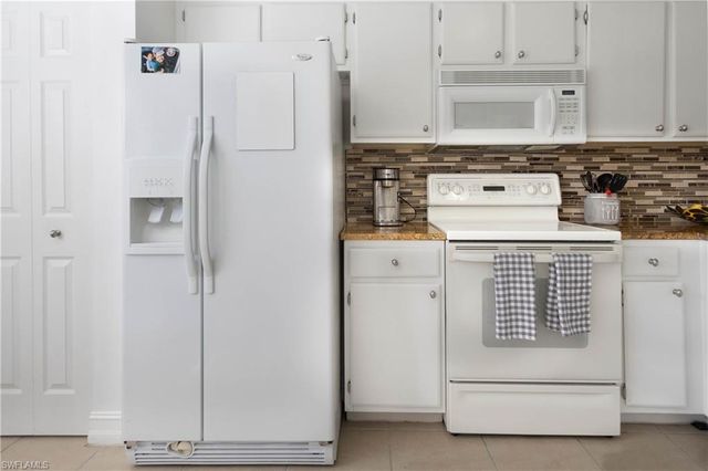 1392 Churchill Cir Apt 103, Naples, FL 34116