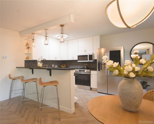 2150 S Vaughn Way 204D, Aurora, CO 80014