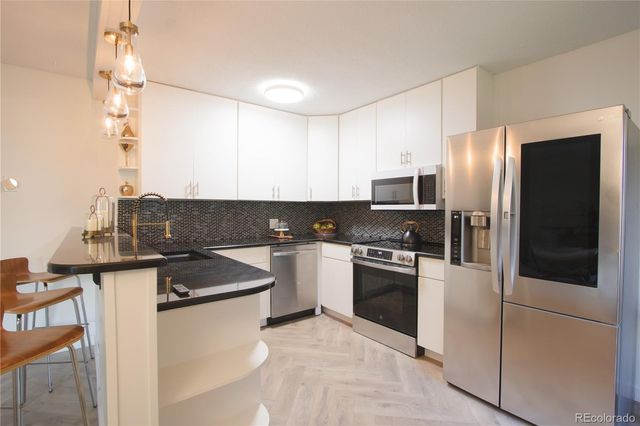 2150 S Vaughn Way 204D, Aurora, CO 80014