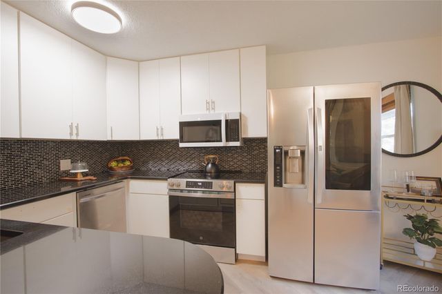 2150 S Vaughn Way 204D, Aurora, CO 80014