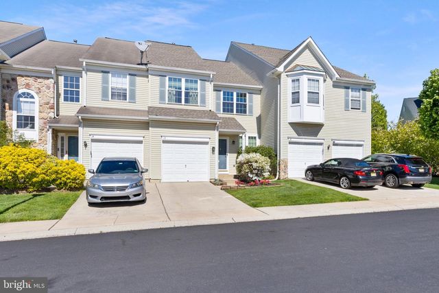 15 BARCLAY CT, Bordentown, NJ 08505