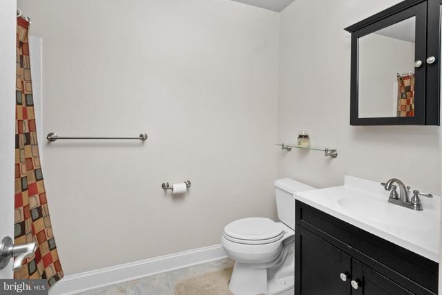 15 BARCLAY CT, Bordentown, NJ 08505