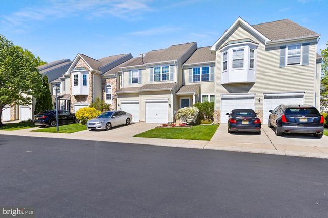 15 BARCLAY CT, Bordentown, NJ 08505