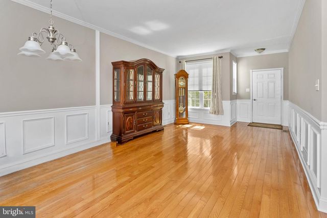 15 BARCLAY CT, Bordentown, NJ 08505