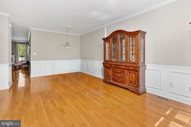 15 BARCLAY CT, Bordentown, NJ 08505