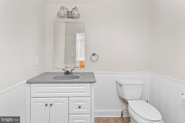 15 BARCLAY CT, Bordentown, NJ 08505
