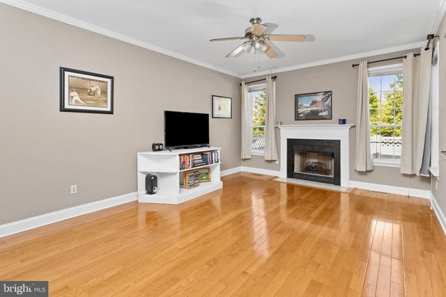 15 BARCLAY CT, Bordentown, NJ 08505