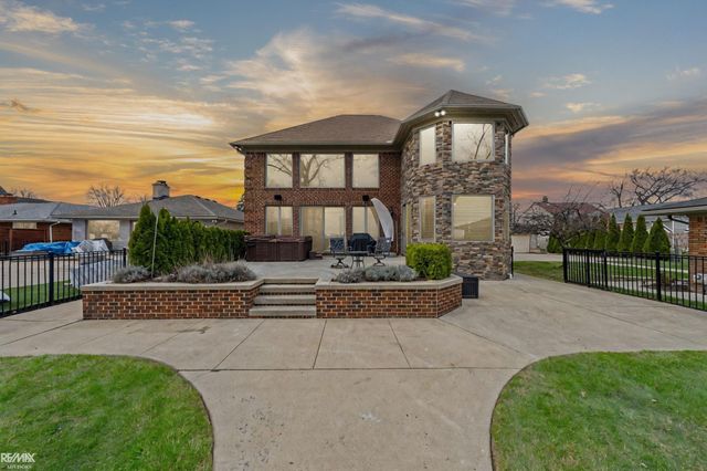 26918 Koerber Street, St Clair Shores, MI 48081