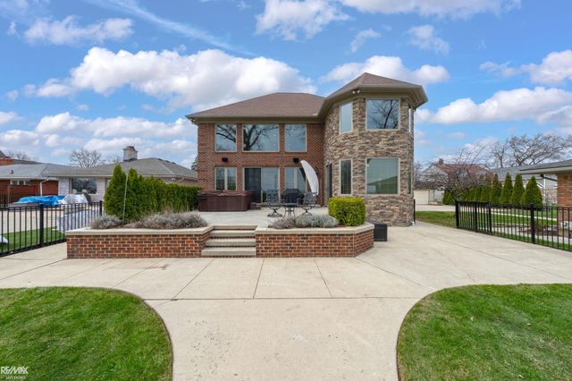 26918 Koerber Street, St Clair Shores, MI 48081