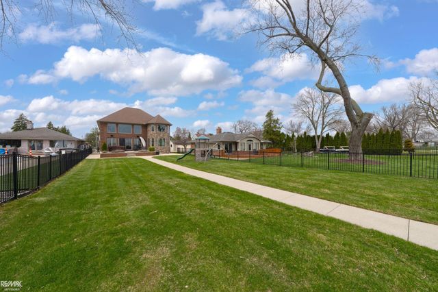 26918 Koerber Street, St Clair Shores, MI 48081