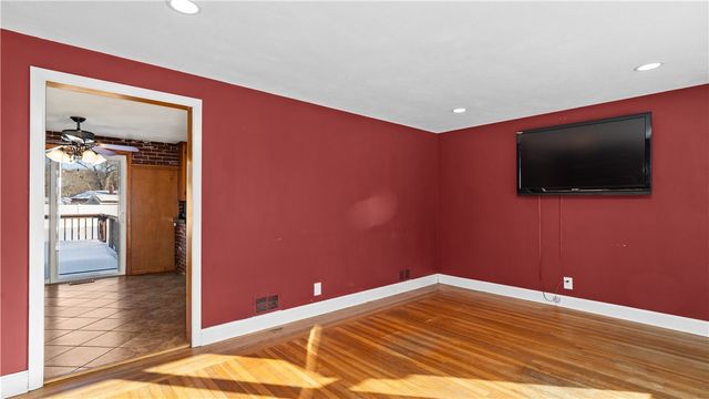 96 Moccasin Drive, Warwick, RI 02889