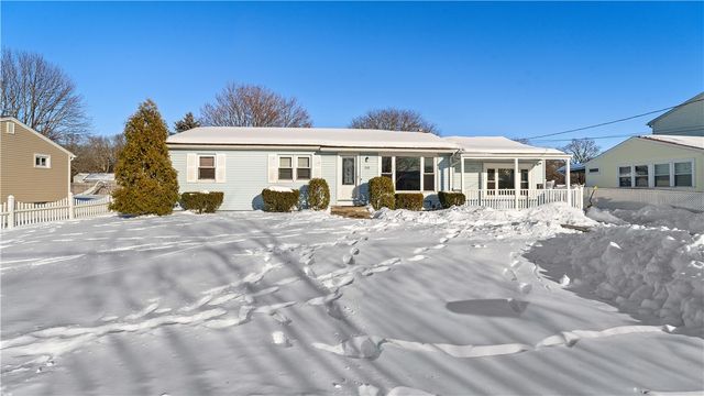 96 Moccasin Drive, Warwick, RI 02889