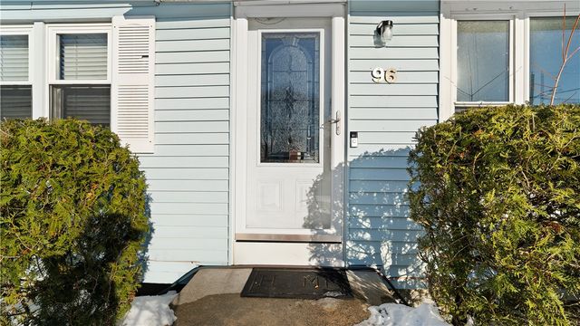 96 Moccasin Drive, Warwick, RI 02889