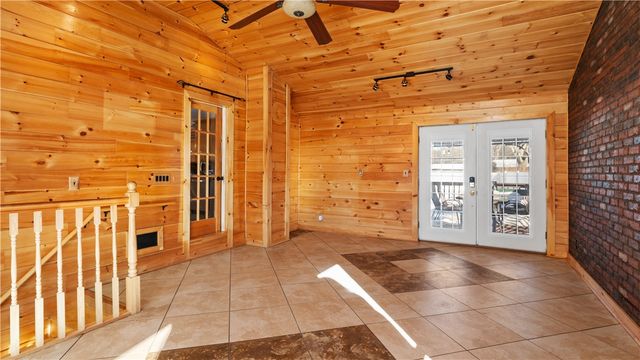 96 Moccasin Drive, Warwick, RI 02889