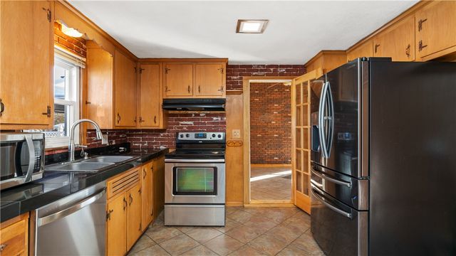 96 Moccasin Drive, Warwick, RI 02889