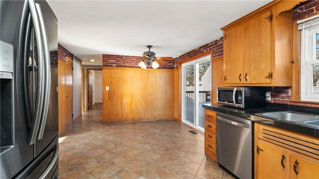 96 Moccasin Drive, Warwick, RI 02889