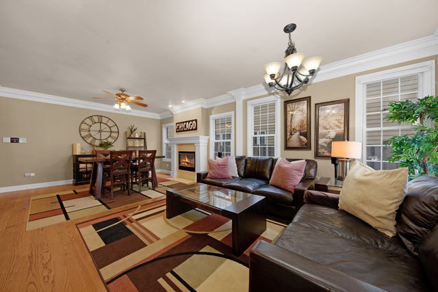 844 N Ellsworth Street, Naperville, IL 60563