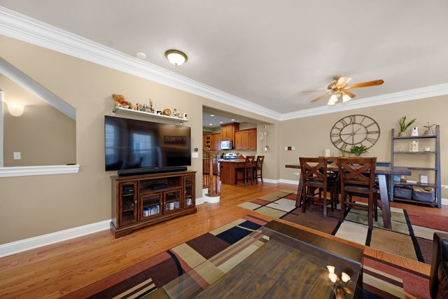 844 N Ellsworth Street, Naperville, IL 60563