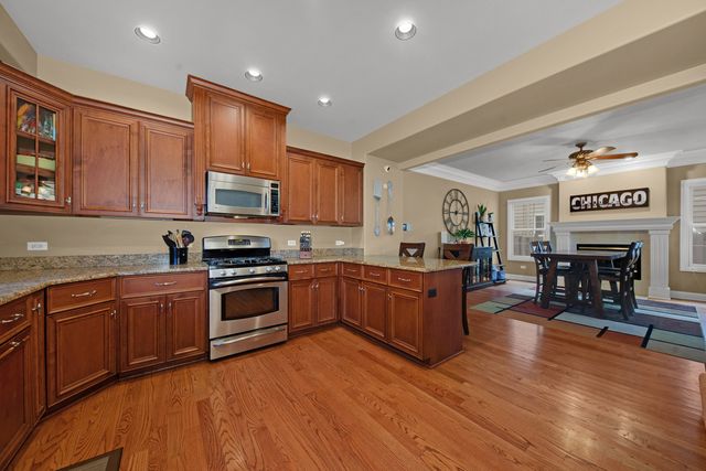 844 N Ellsworth Street, Naperville, IL 60563