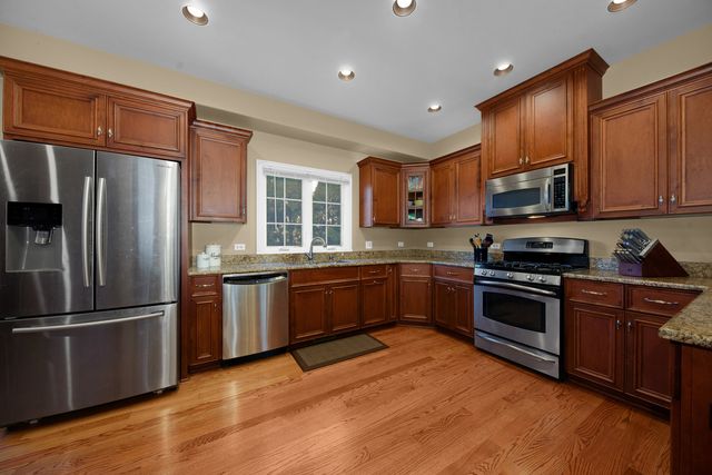 844 N Ellsworth Street, Naperville, IL 60563
