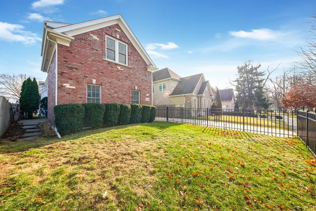 844 N Ellsworth Street, Naperville, IL 60563