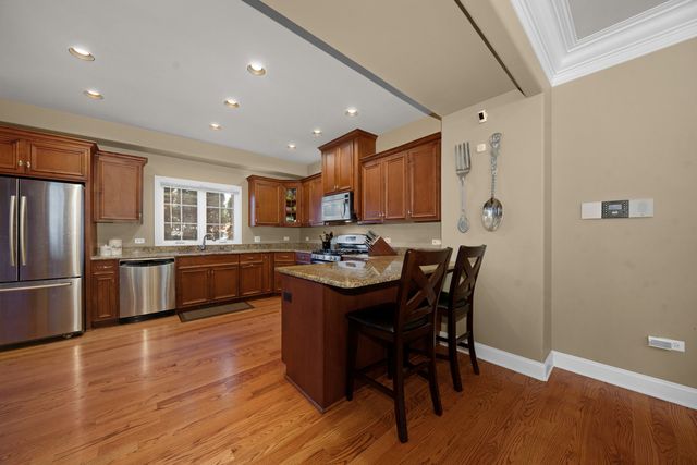 844 N Ellsworth Street, Naperville, IL 60563
