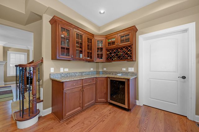 844 N Ellsworth Street, Naperville, IL 60563