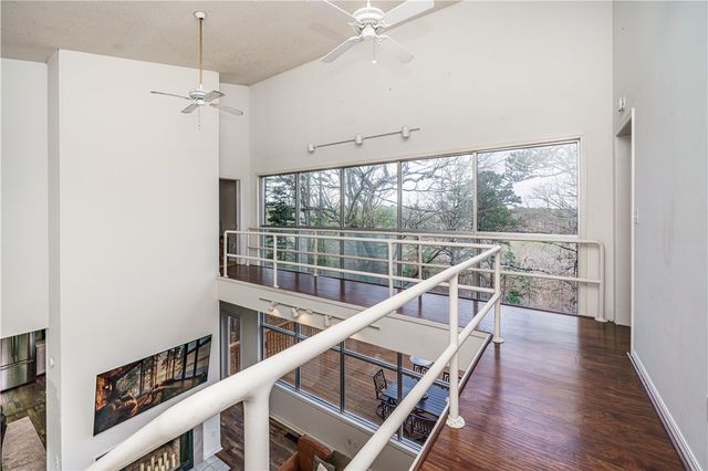 1 Drennon Drive, Eureka Springs, AR 72632
