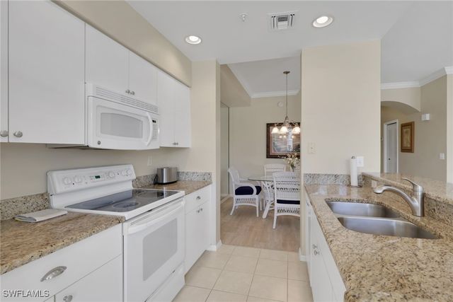 8680 Cedar Hammock CIR 122, Naples, FL 34112