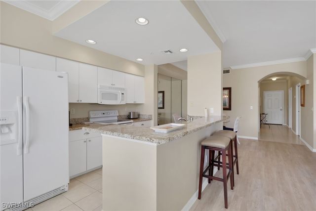 8680 Cedar Hammock CIR 122, Naples, FL 34112