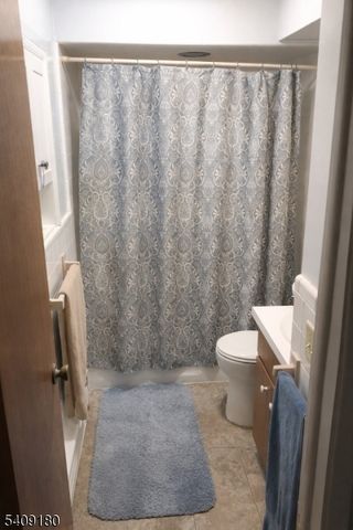 11 Juniper Dr, Readington Twp., NJ 08889