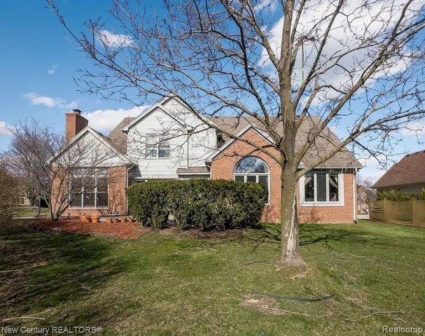 1075 Redding Drive, Troy, MI 48098