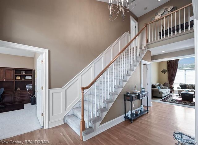 1075 Redding Drive, Troy, MI 48098