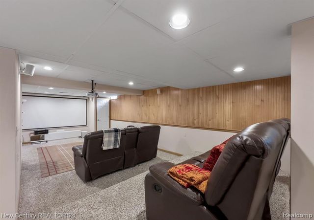 1075 Redding Drive, Troy, MI 48098