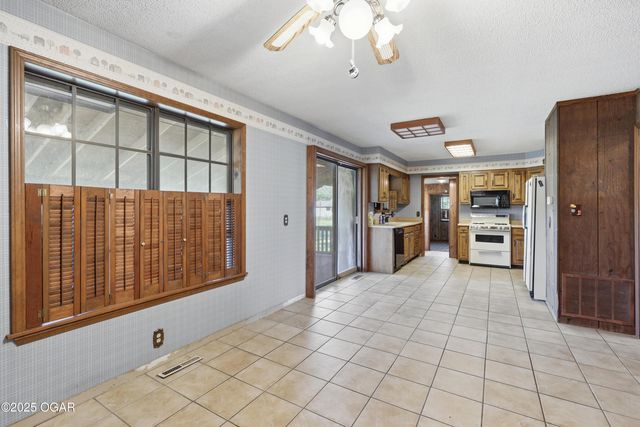 8526 SE 70th Terrace, Baxter Springs, KS 66713