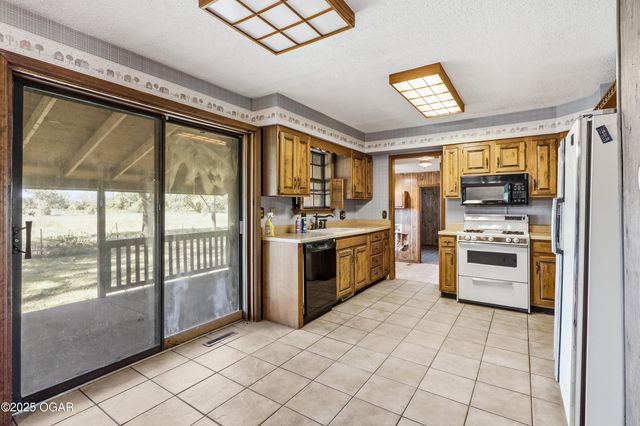 8526 SE 70th Terrace, Baxter Springs, KS 66713