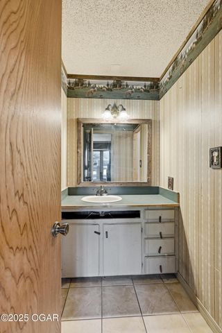 8526 SE 70th Terrace, Baxter Springs, KS 66713