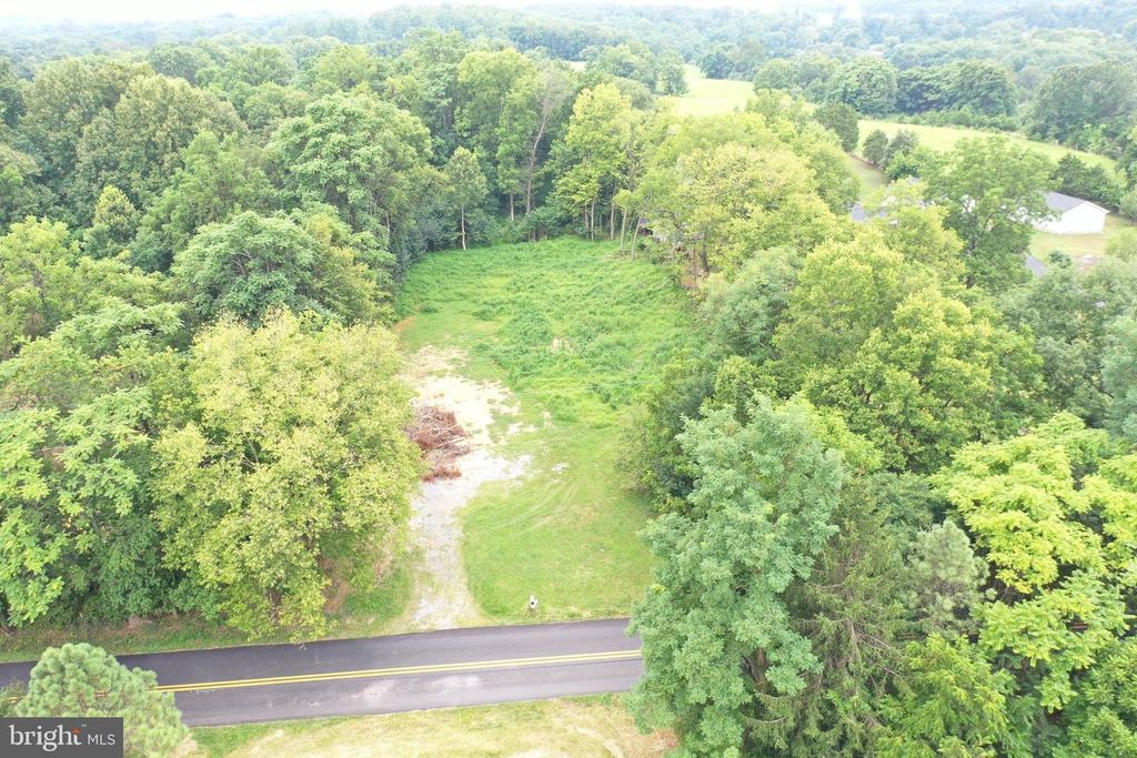 4004 SCRABBLE RD, Shepherdstown, WV 25443