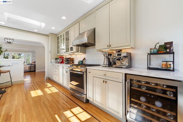 5146 Camden St, Oakland, CA 94619