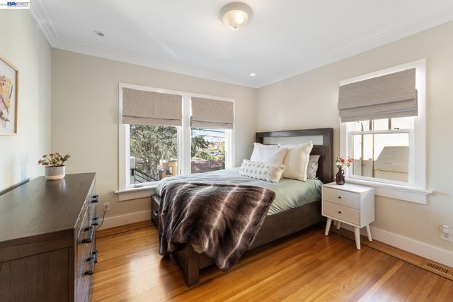 5146 Camden St, Oakland, CA 94619