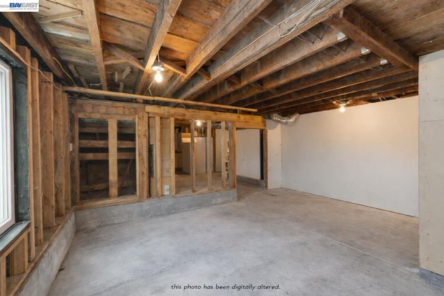 5146 Camden St, Oakland, CA 94619