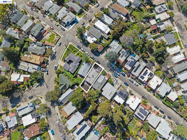 5146 Camden St, Oakland, CA 94619